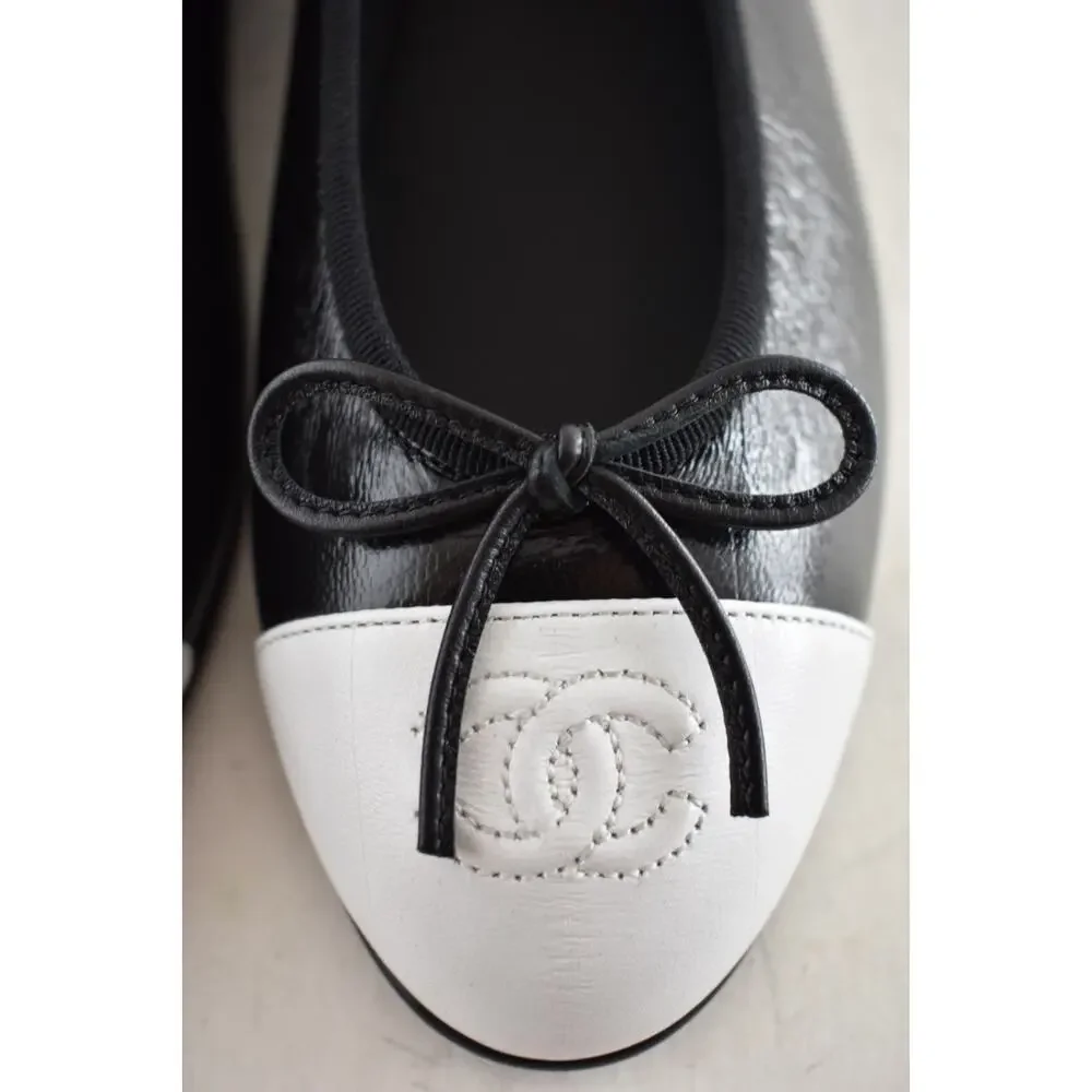 Chanel 26S Black White Crumpled Shiny Lambskin CC Bow Ballet Ballerina Flat 39.5 - Picture 13 of 16